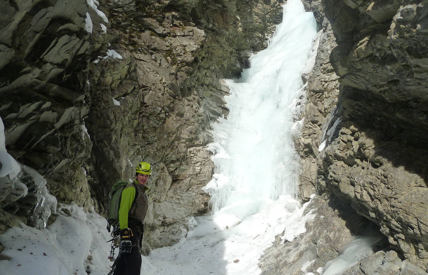 Ice climbing in the Tinne Valley